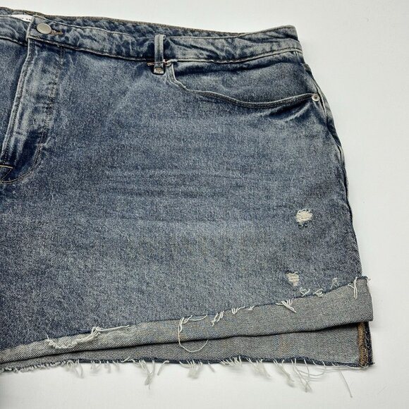 Good American Good Curves Women's Plus Size 26 Distressed Denim Jean Shorts NWT - Picture 3 of 14